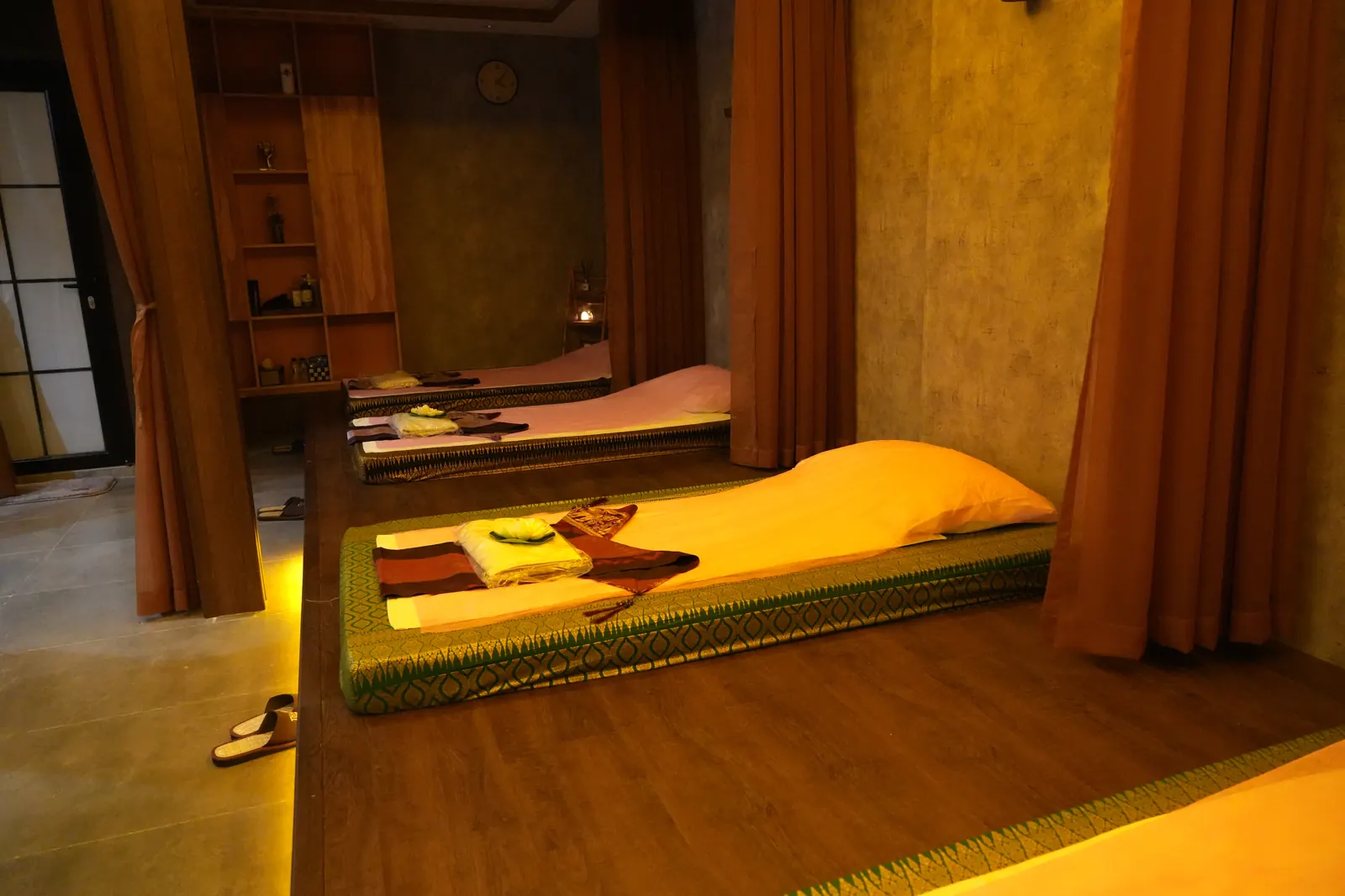 Luxury treatment room Al Jaddaf